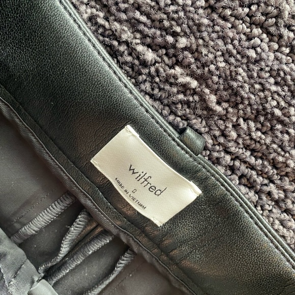 Aritzia Effortless vegan leather pants black size 0 - Picture 2 of 5